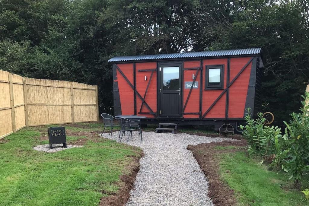 Luxury Railway Carriage With Stunning Views Apartment Hereford Bagian luar foto