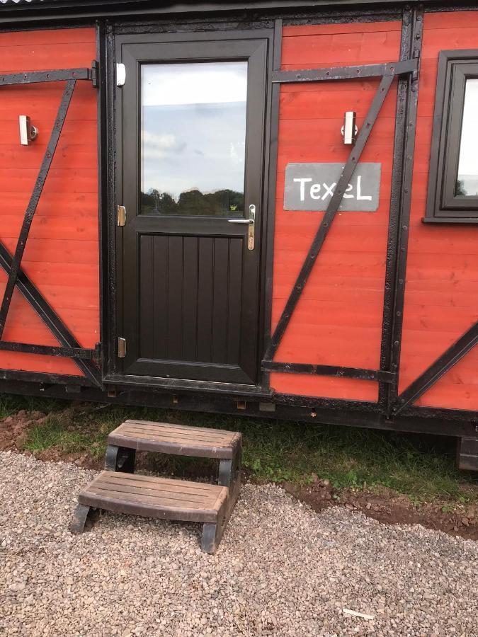 Luxury Railway Carriage With Stunning Views Apartment Hereford Bagian luar foto